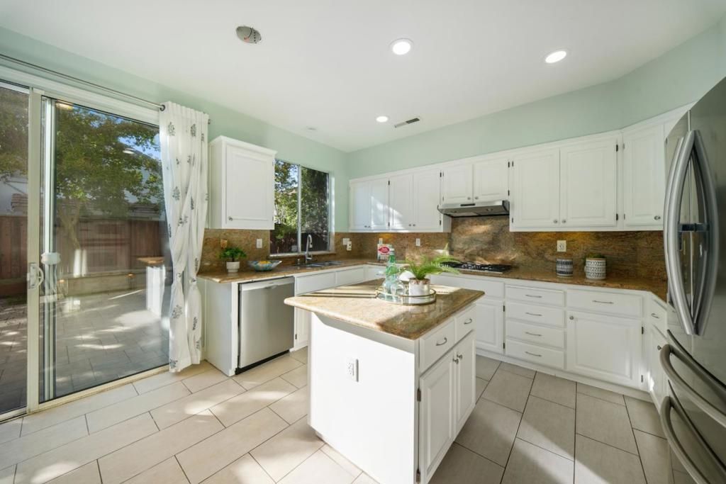 Image 19 of property listing at 2185 Fieldstone Court, San Jose, CA 95133