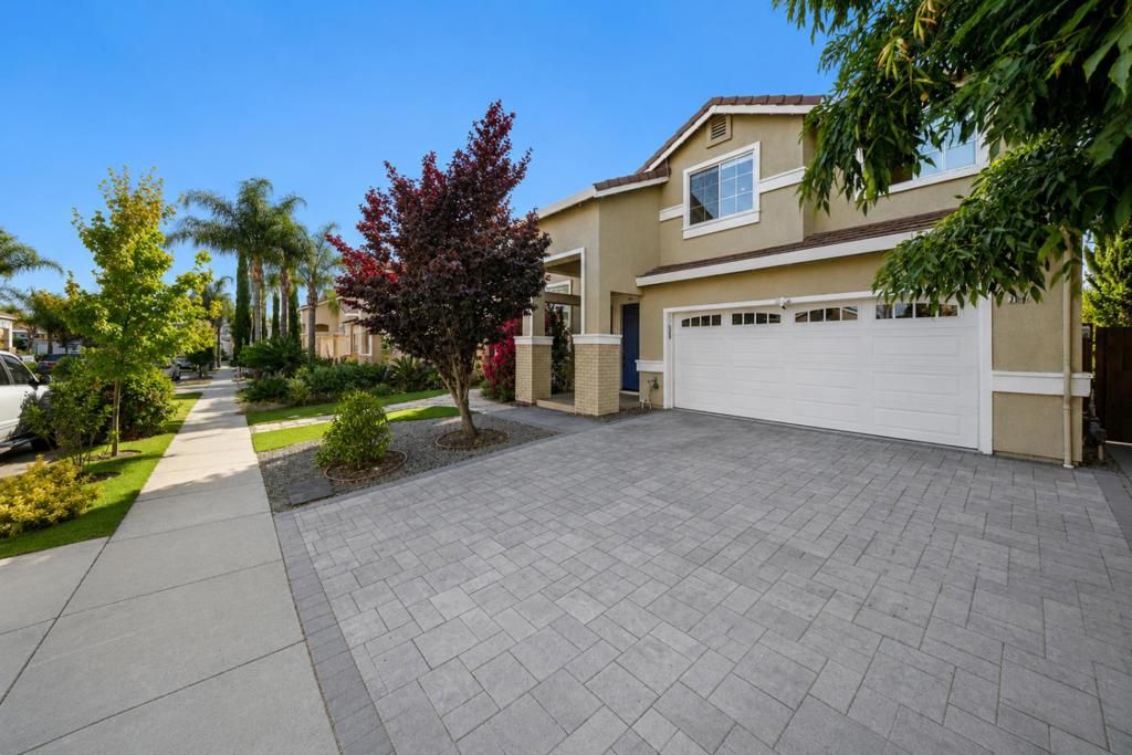 Image 3 of property listing at 2185 Fieldstone Court, San Jose, CA 95133