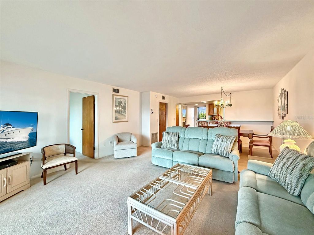 Image 17 of property listing at 9604 CORTEZ ROAD W 421, Bradenton, FL 34210