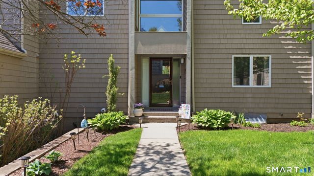 22 Timberwood Road 22, West Hartford, CT 06117