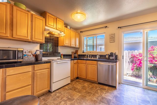5252 Norma Way, Livermore, CA 94550