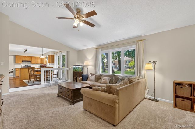 2021 Huntingdon Drive, Wixom, MI 48393