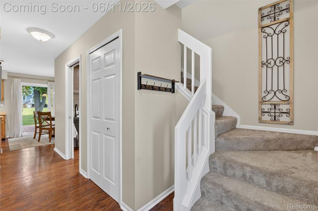2021 Huntingdon Drive, Wixom, MI 48393