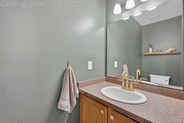 2021 Huntingdon Drive, Wixom, MI 48393