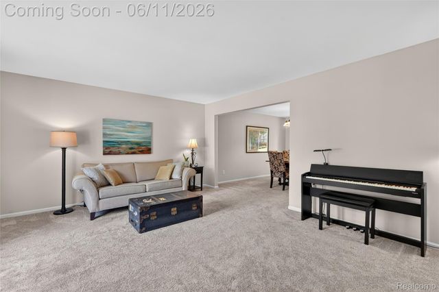 2021 Huntingdon Drive, Wixom, MI 48393