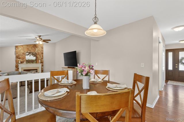2021 Huntingdon Drive, Wixom, MI 48393