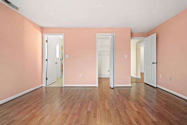 12 9th St 502, Medford, MA 02155