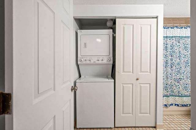12 9th St 502, Medford, MA 02155