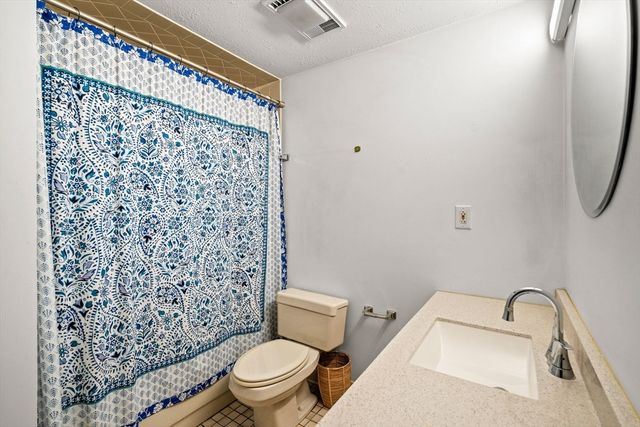 12 9th St 502, Medford, MA 02155