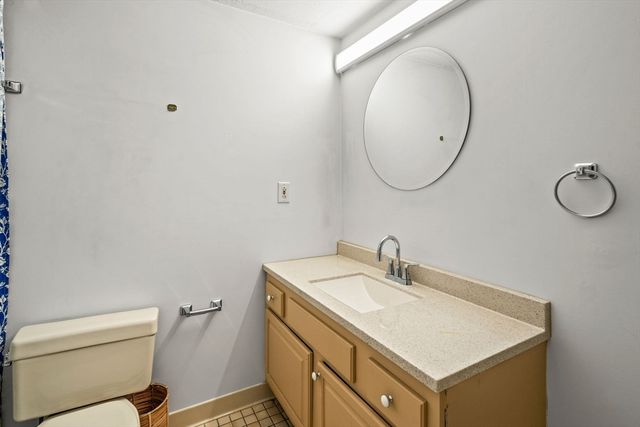 12 9th St 502, Medford, MA 02155