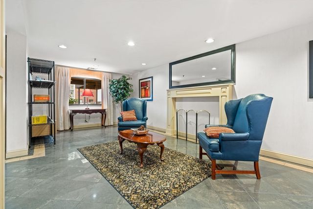 12 9th St 502, Medford, MA 02155