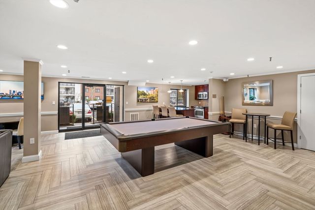 12 9th St 502, Medford, MA 02155