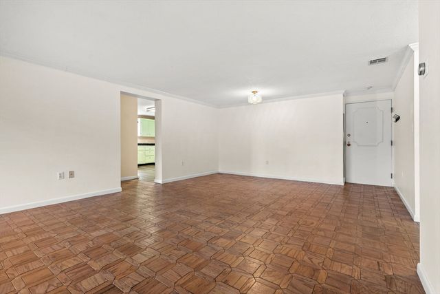 12 9th St 502, Medford, MA 02155