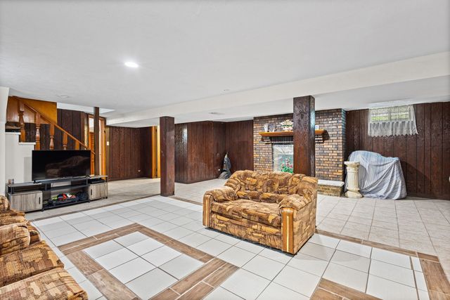8240 45th Street, Lyons, IL 60534