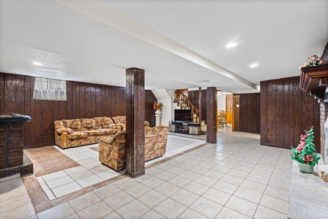 8240 45th Street, Lyons, IL 60534