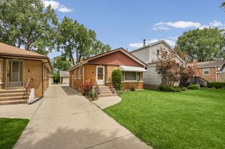 8240 45th Street, Lyons, IL 60534