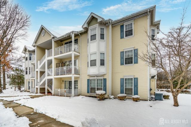 304 Wimbeldon Court, North Brunswick, NJ 08902