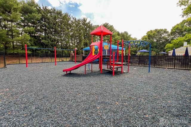 304 Wimbeldon Court, North Brunswick, NJ 08902