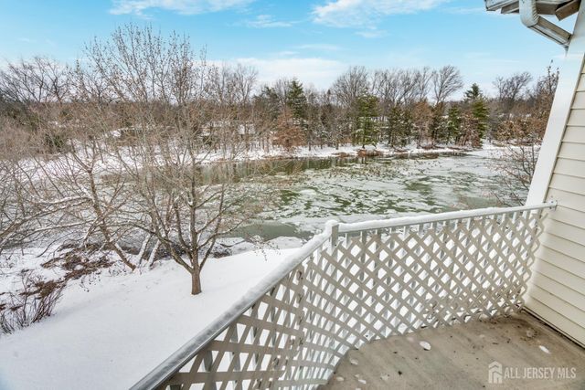 304 Wimbeldon Court, North Brunswick, NJ 08902