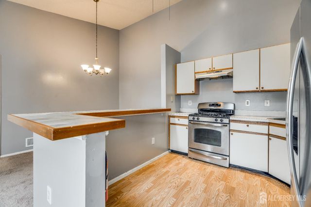 304 Wimbeldon Court, North Brunswick, NJ 08902