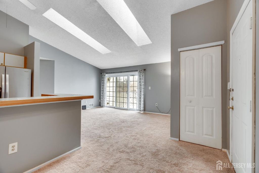 304 Wimbeldon Court, North Brunswick, NJ 08902