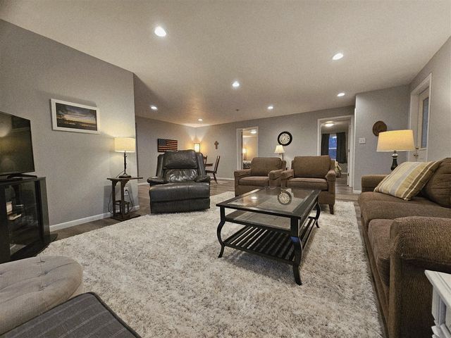 4492 E Bear Lake Road, Osseo, MI 49266