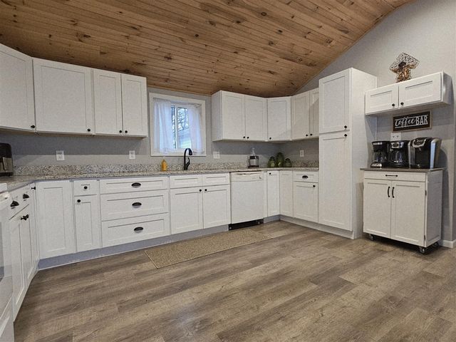 4492 E Bear Lake Road, Osseo, MI 49266