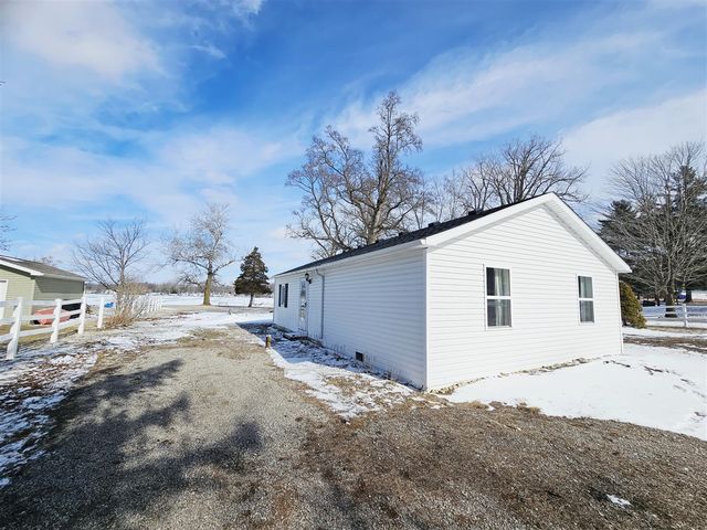 4492 E Bear Lake Road, Osseo, MI 49266