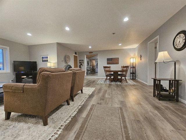 4492 E Bear Lake Road, Osseo, MI 49266