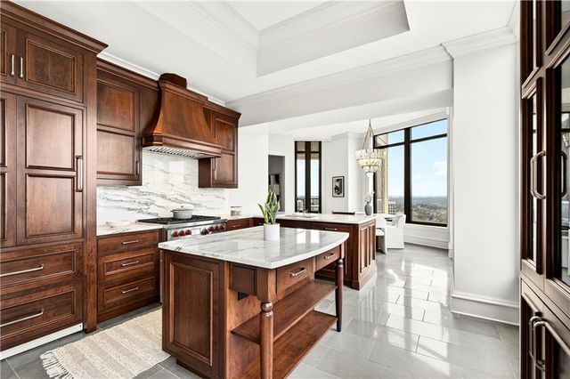 3376 Peachtree Road NE 41A, Atlanta, GA 30326