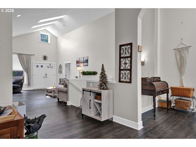 3343 BENTLEY Ave, Eugene, OR 97405