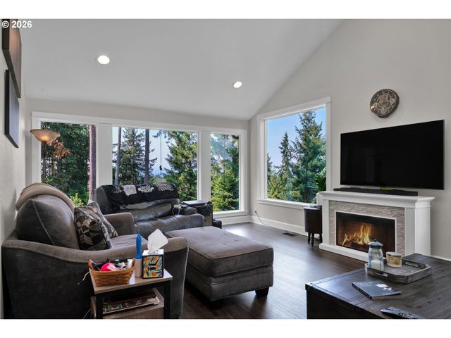 3343 BENTLEY Ave, Eugene, OR 97405