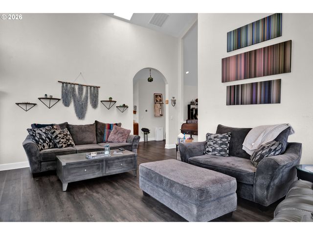 3343 BENTLEY Ave, Eugene, OR 97405