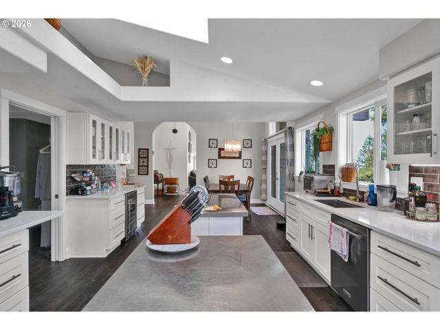 3343 BENTLEY Ave, Eugene, OR 97405