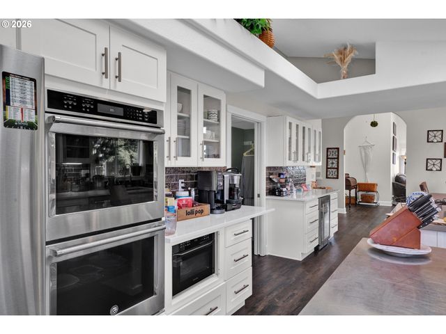 3343 BENTLEY Ave, Eugene, OR 97405