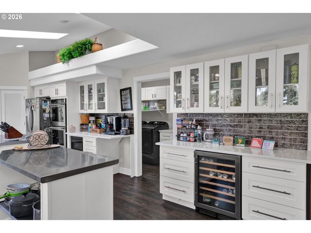 3343 BENTLEY Ave, Eugene, OR 97405