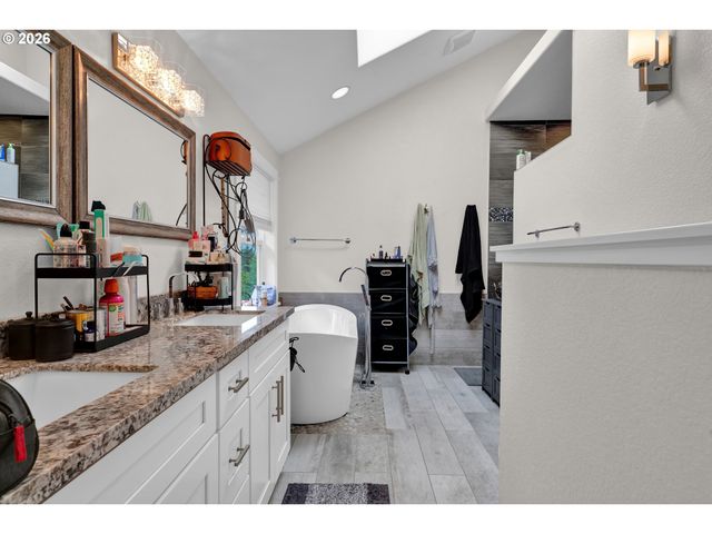 3343 BENTLEY Ave, Eugene, OR 97405