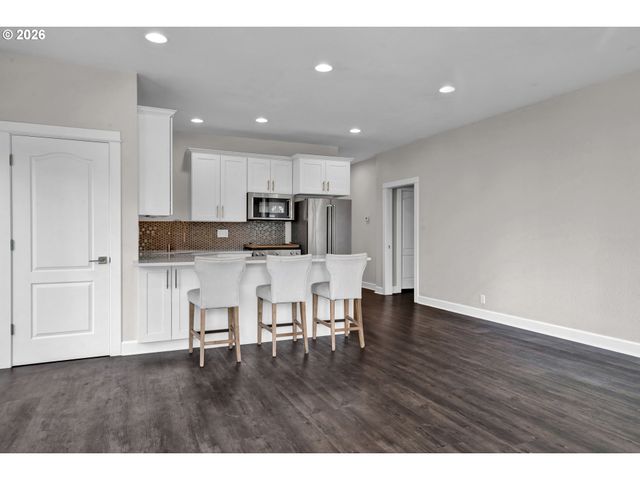 3343 BENTLEY Ave, Eugene, OR 97405