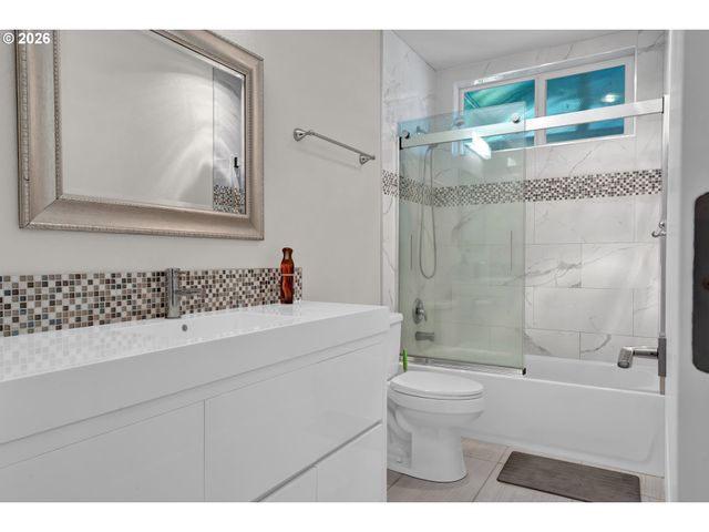 3343 BENTLEY Ave, Eugene, OR 97405