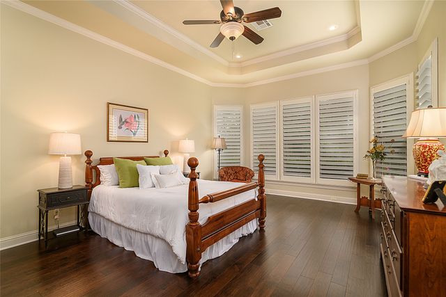 1166 Waters Edge Circle, Shreveport, LA 71106