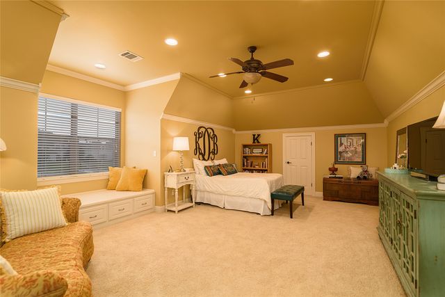 1166 Waters Edge Circle, Shreveport, LA 71106