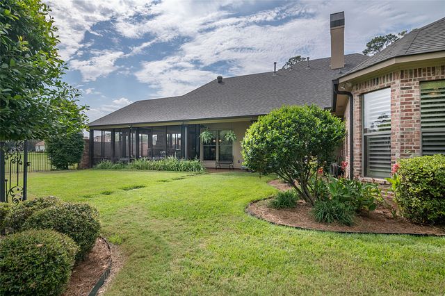 1166 Waters Edge Circle, Shreveport, LA 71106