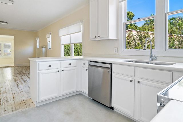 813 Avon Road, West Palm Beach, FL 33401