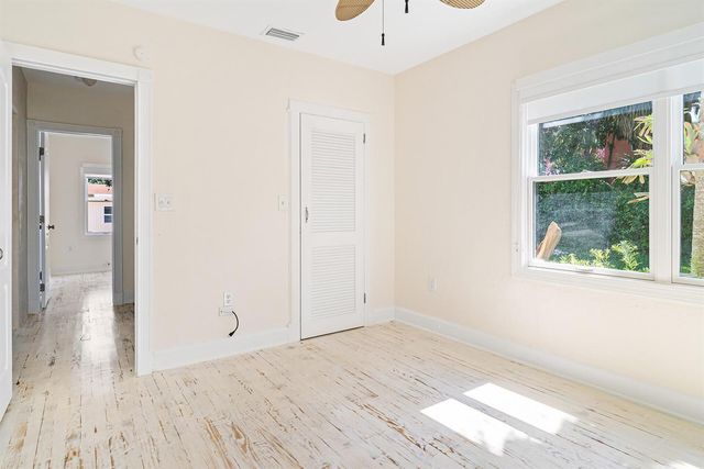 813 Avon Road, West Palm Beach, FL 33401