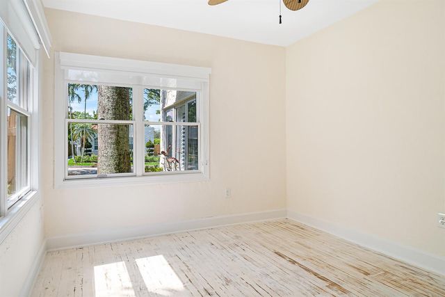813 Avon Road, West Palm Beach, FL 33401