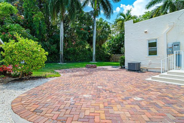 813 Avon Road, West Palm Beach, FL 33401