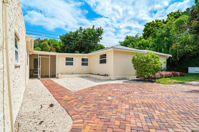 813 Avon Road, West Palm Beach, FL 33401