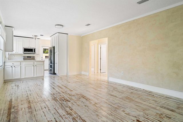 813 Avon Road, West Palm Beach, FL 33401