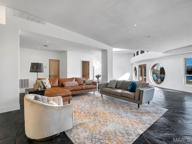 12070 Country Club Drive, Rolla, MO 65401