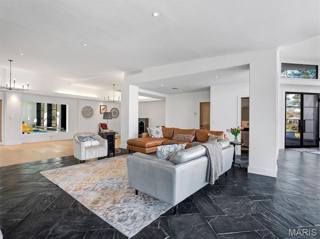 12070 Country Club Drive, Rolla, MO 65401